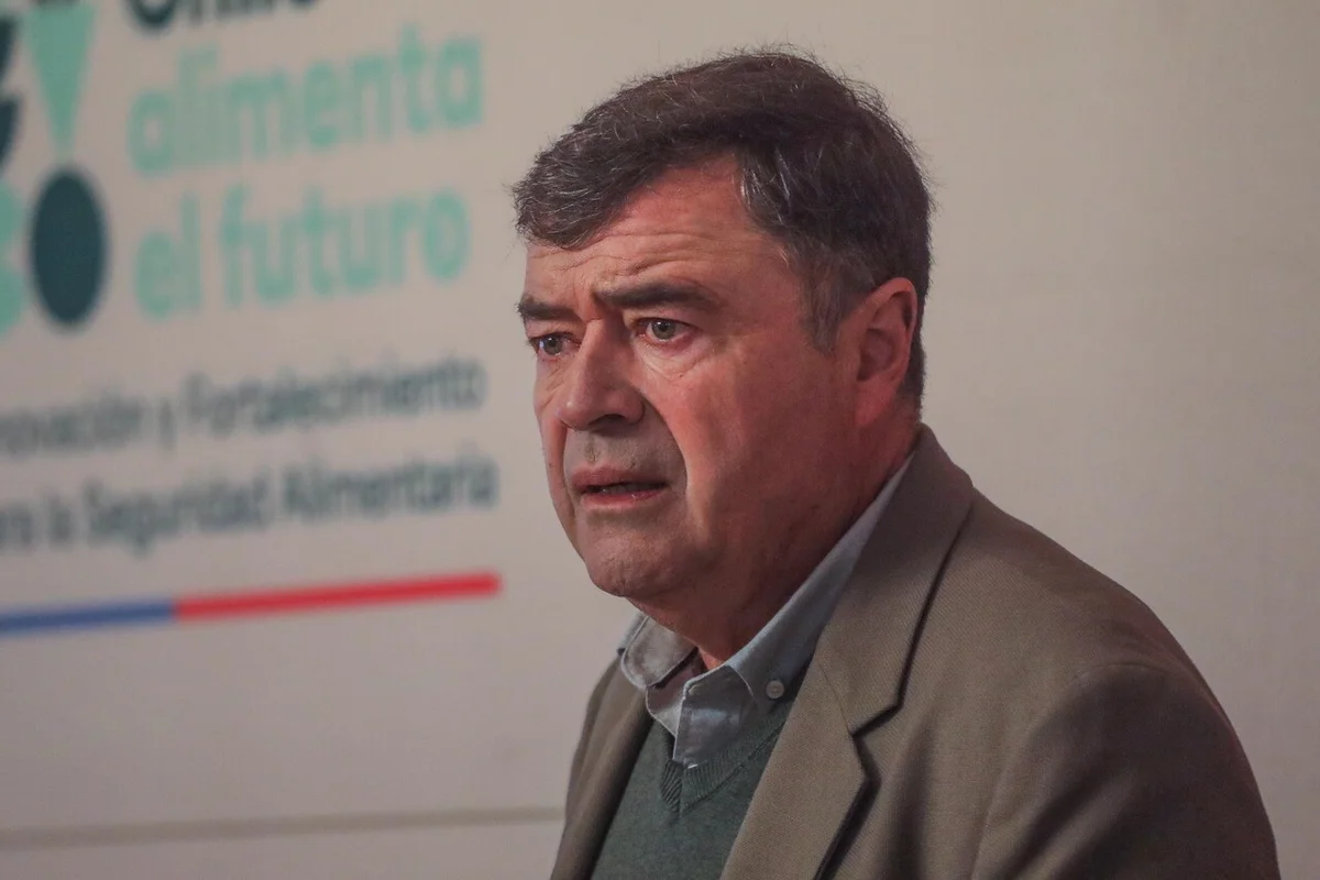 Esteban Valenzuela paga con su salida del gobierno ruptura del FRVS del pacto parlamentario oficialista