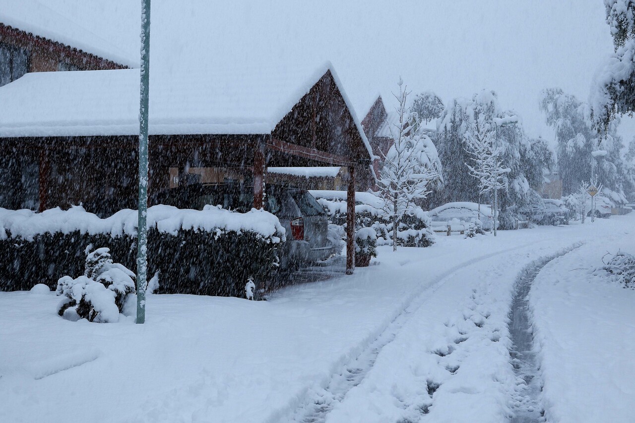 ¿Volverá a nevar en Santiago? Este viernes se activan las chances e incluso podría haber tormentas eléctricas