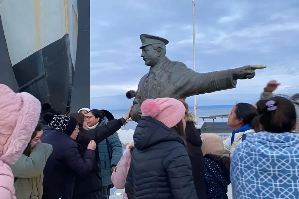 Hallan con vida a tripulante paraguayo tras dos días desaparecido en mar de Magallanes