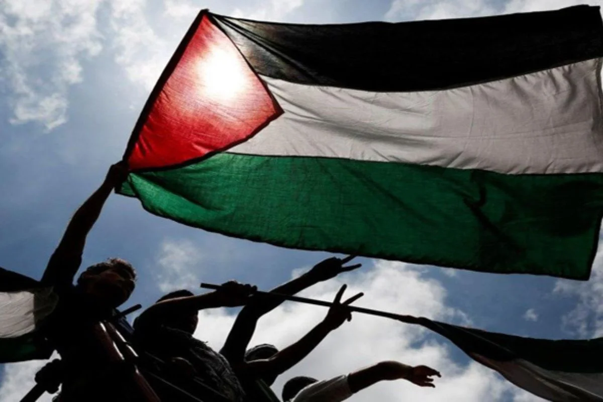 “La raíz del olivo”: Documental sobre crudos testimonios de cinco palestinos exiliados llega a Chile