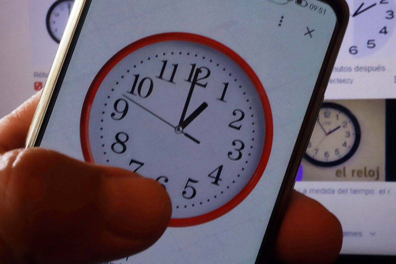 Cambio de hora en Chile: El día que pasaremos a horario de verano y los consejos para aminorar los efectos