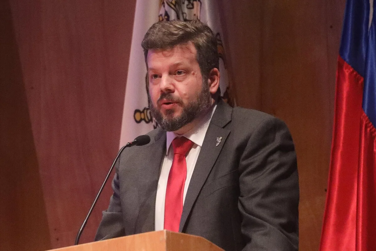 La propuesta de Kaiser para combatir el empleo informal: Sueldo mínimo más bajo para jóvenes sin experiencia