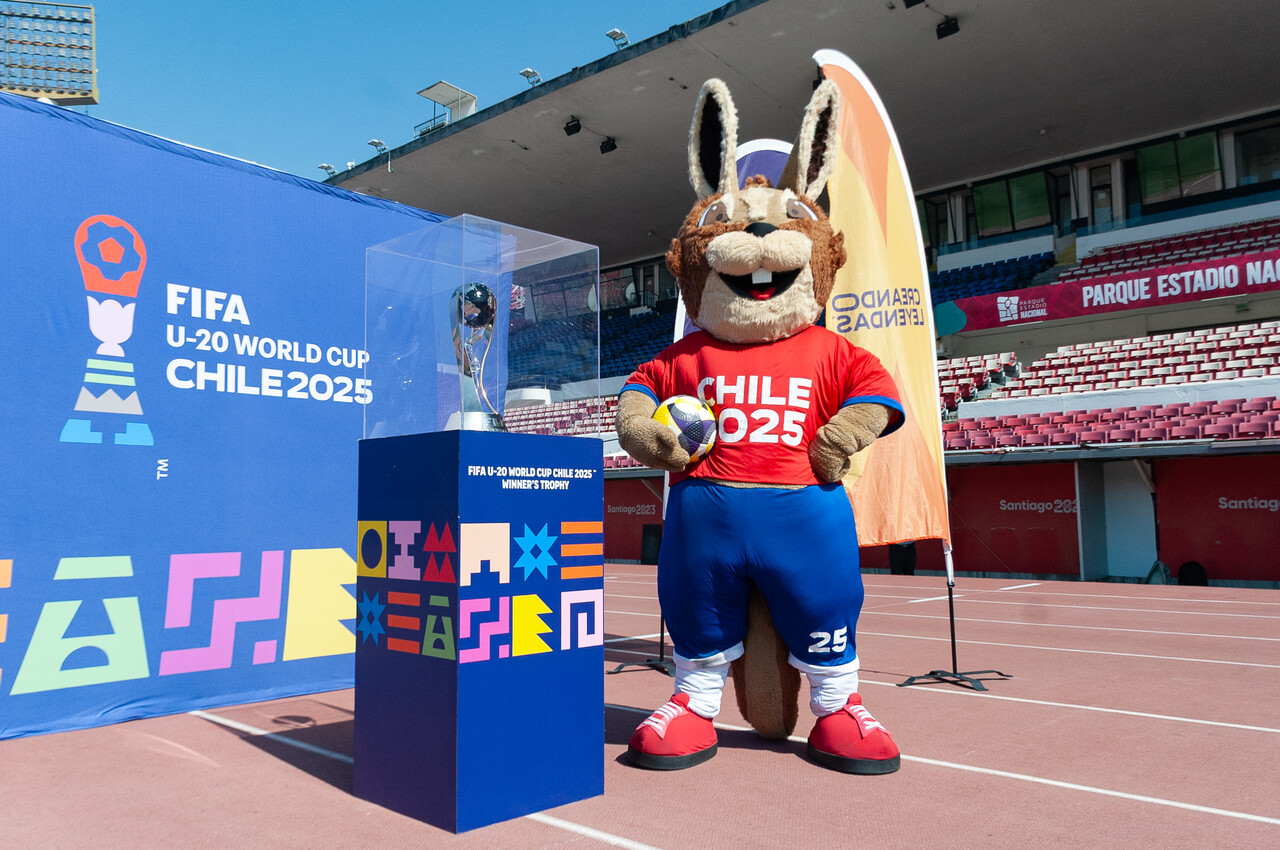 Mundial Sub-20 Chile 2025 comenzará en un mes: Trofeo comenzará a pasearse por el país