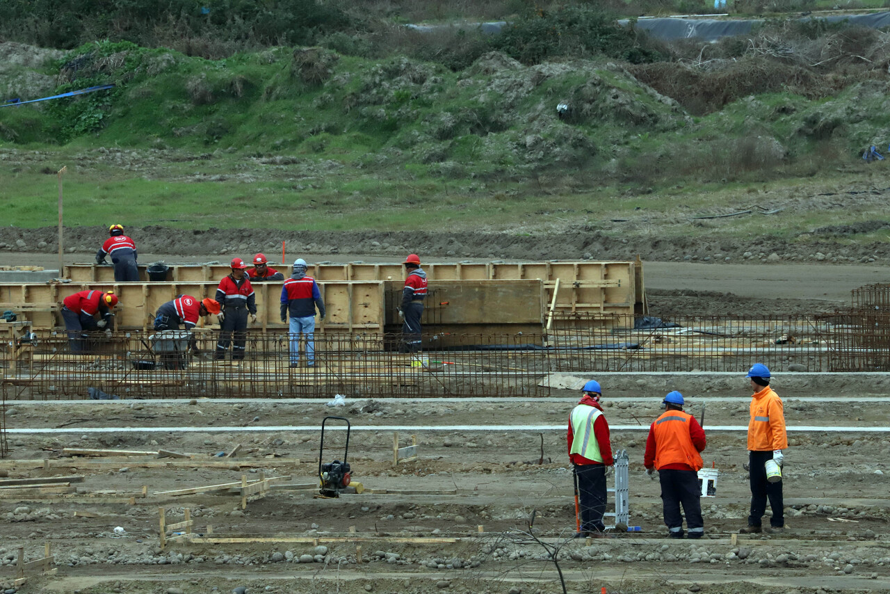 Desempleo en Chile anota leve baja y gobierno celebra la creación de 532 mil puestos de trabajo