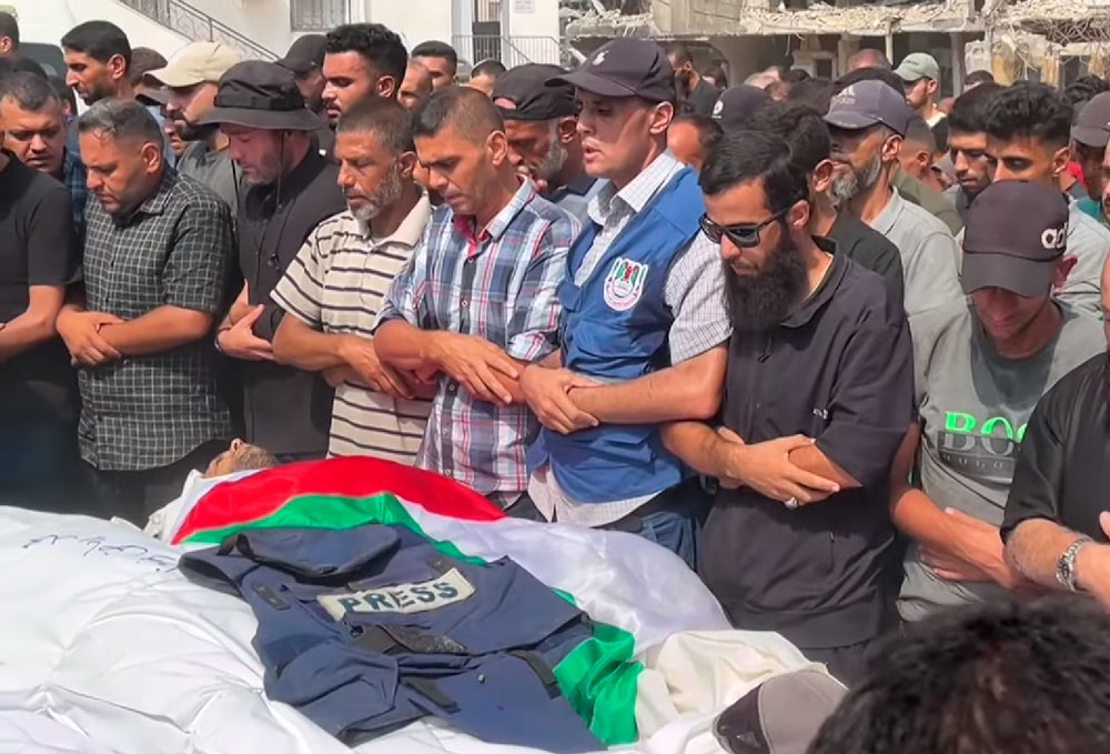 Académicos de la Facultad de Comunicación U. de Chile protestan ante genocidio y atentado a la prensa de Israel