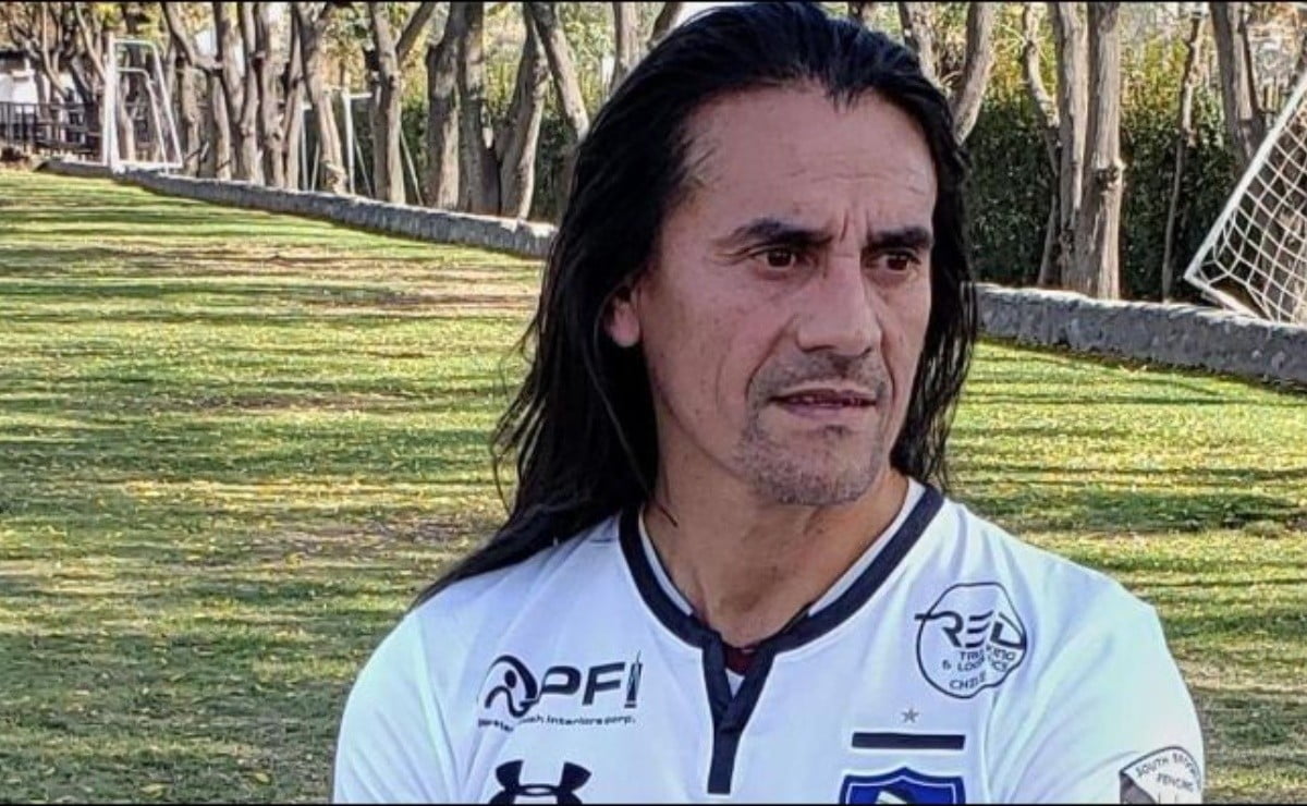 Coca Mendoza echa bencina al fuego y justifica hiriente lienzo de la Garra Blanca a la U: “Cuando se burlan del más grande…”
