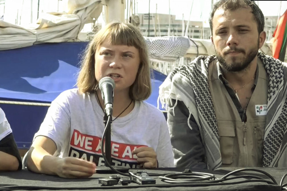 VIDEO| Greta Thunberg se embarca en otra flotilla para Gaza: Más de 20 barcos zarpan desde Barcelona con ayuda