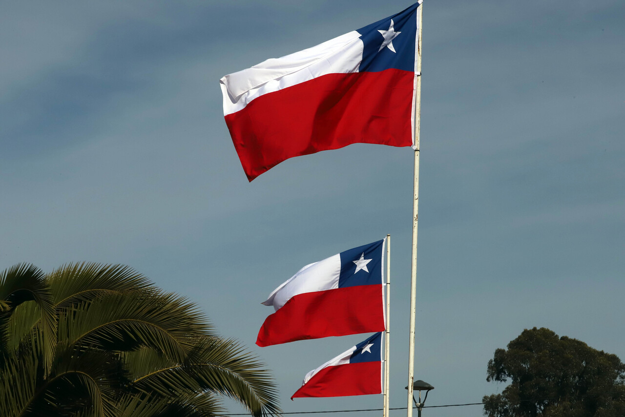 Fiestas Patrias 2025: Cuándo comienza el plazo legal para izar la bandera y de cuánto es la multa por no hacerlo