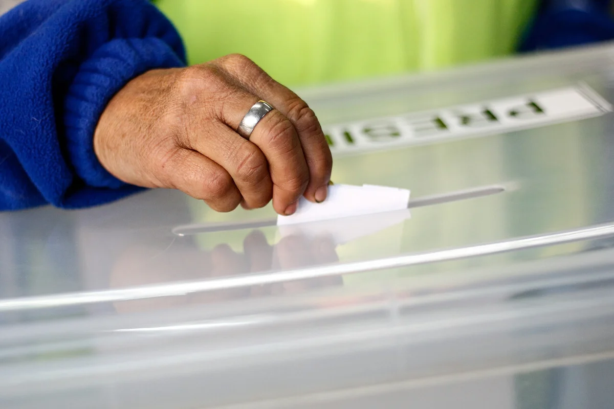 Oposición abandona el Senado tras ruptura de acuerdo con el gobierno por voto obligatorio