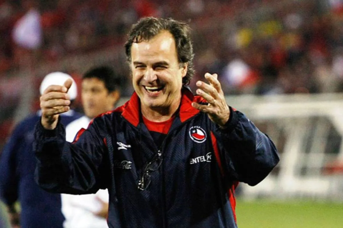 “Me hubiera encantado seguir”: Bielsa recuerda con cariño su paso por la Roja y destaca a Isla, Vidal y Sánchez