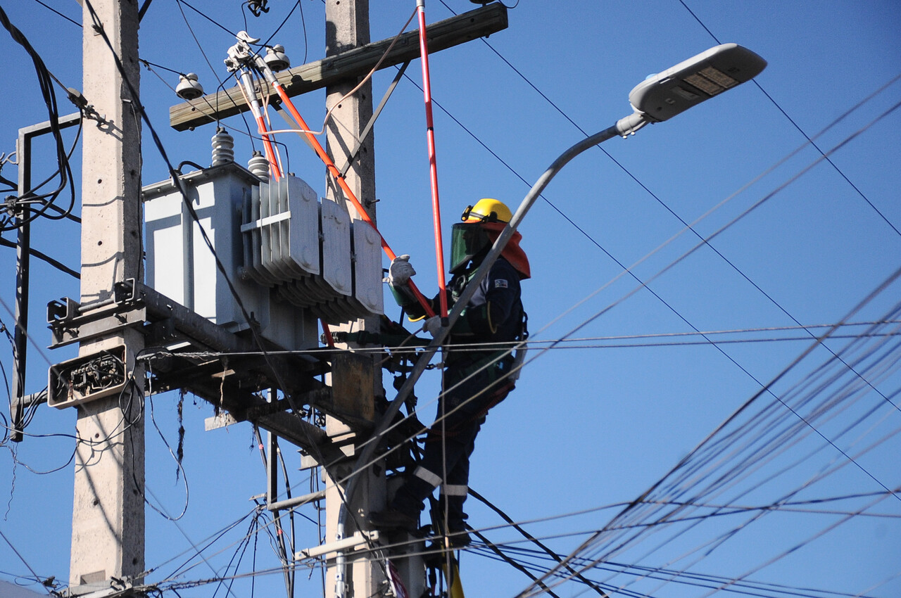 Cortes de luz en Santiago programados para este martes 9 de septiembre: Las comunas afectadas hasta por 8 horas
