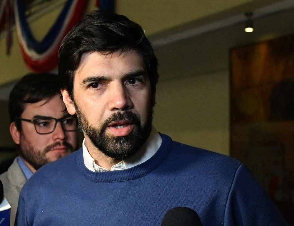 SII presenta querella contra diputado Joaquín Lavín Jr. por facturas falsas: Perjuicio fiscal sería de más de $10 millones