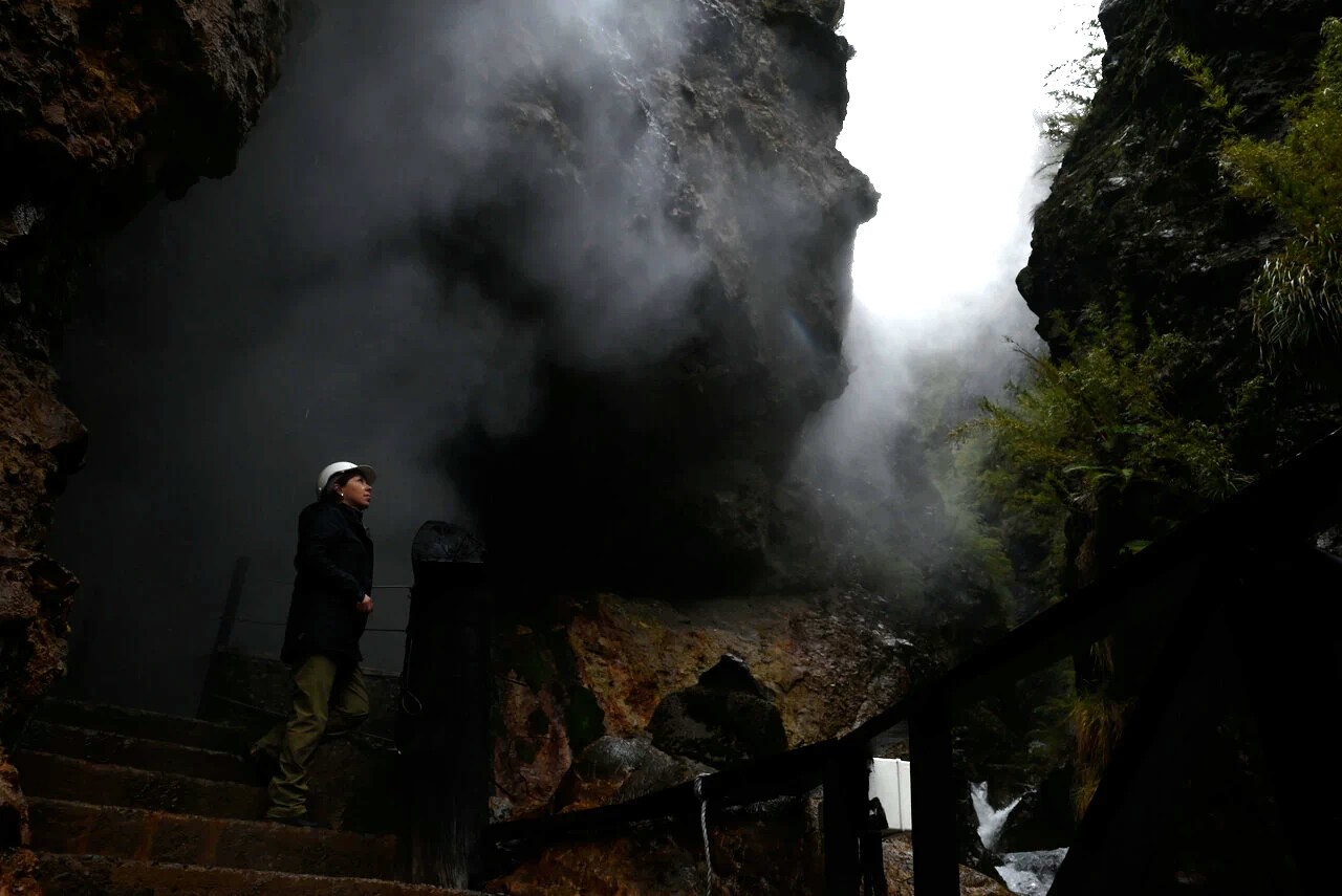 Geólogos de 50 países recorren una de las zonas más volcánicas de Chile en primera conferencia de geoparques de UNESCO en Latinoamérica