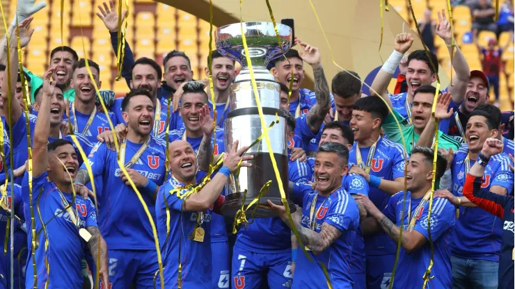 La U goleó a Colo Colo por 3-0 y se convirtió en el campeón de la Supercopa