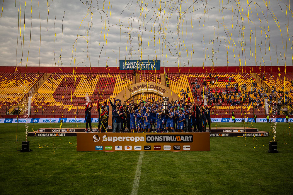 La U goleó a Colo Colo por 3-0 y se convirtió en el campeón de la Supercopa