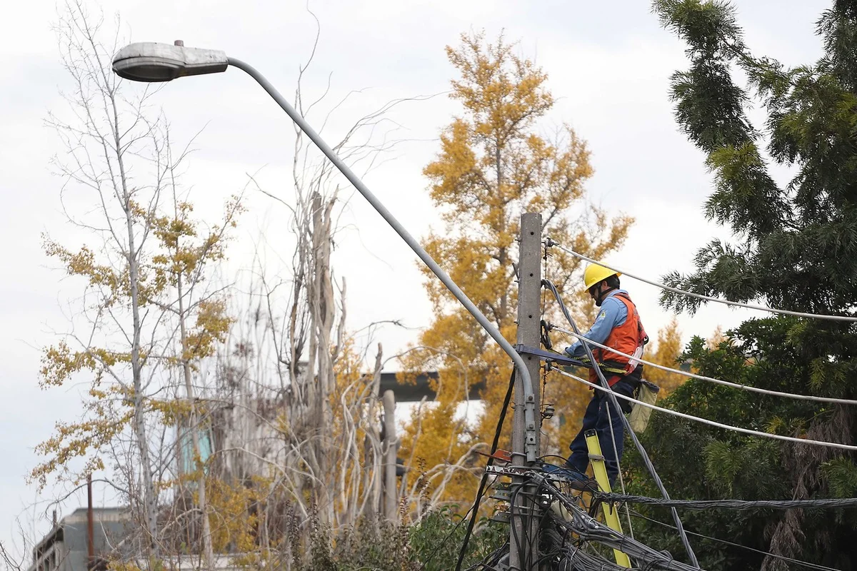 Cortes de luz en programados en Santiago para este martes 16 de septiembre: Revisa comunas y horarios
