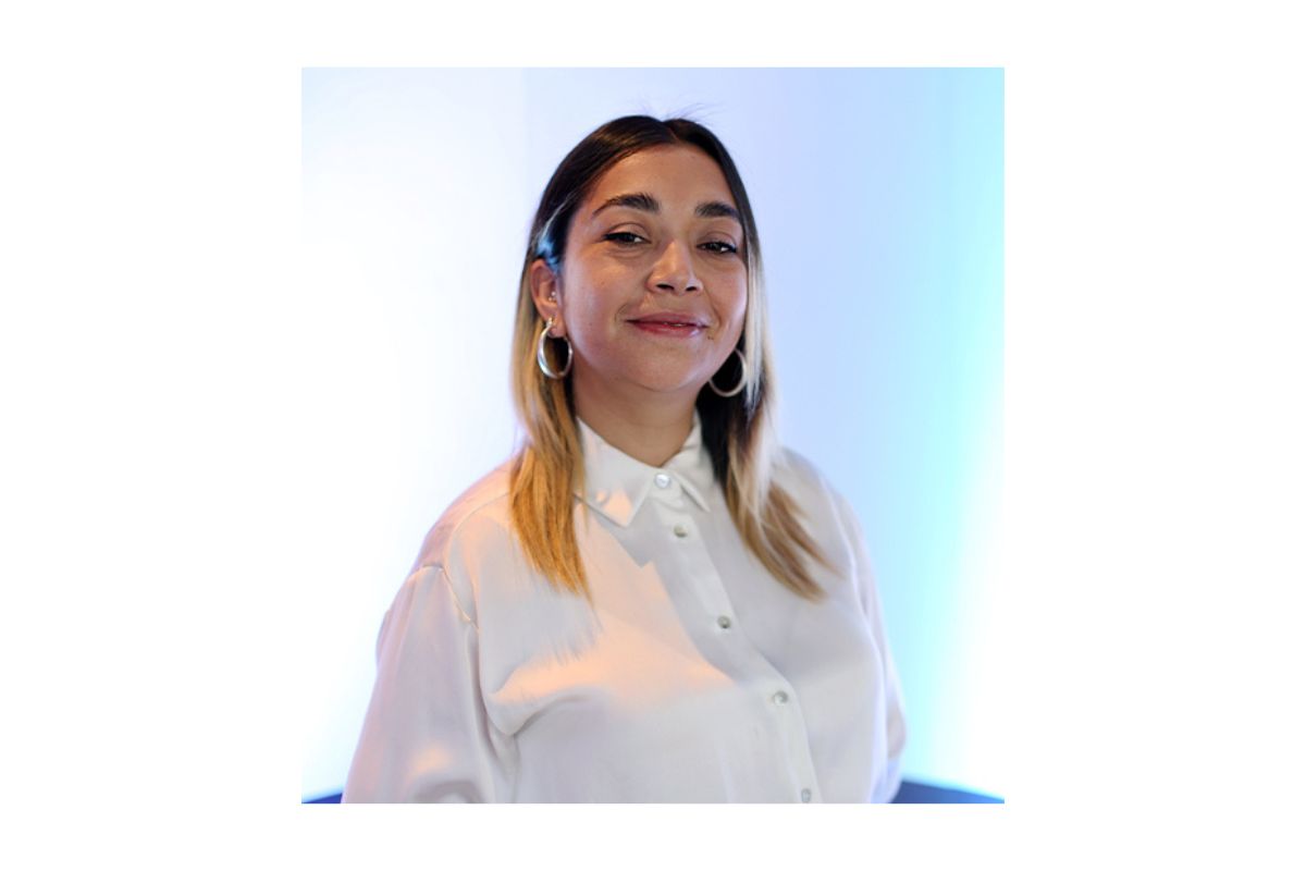 Silvana Herrera fue reconocida con el premio Ingenias LATAM 2025 por su innovadora banda sensorial MOV.