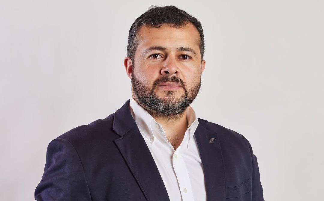 La historia de festejos y celos que terminó con funcionario sacándole pedazo de oreja a mordidas al alcalde de Melipeuco