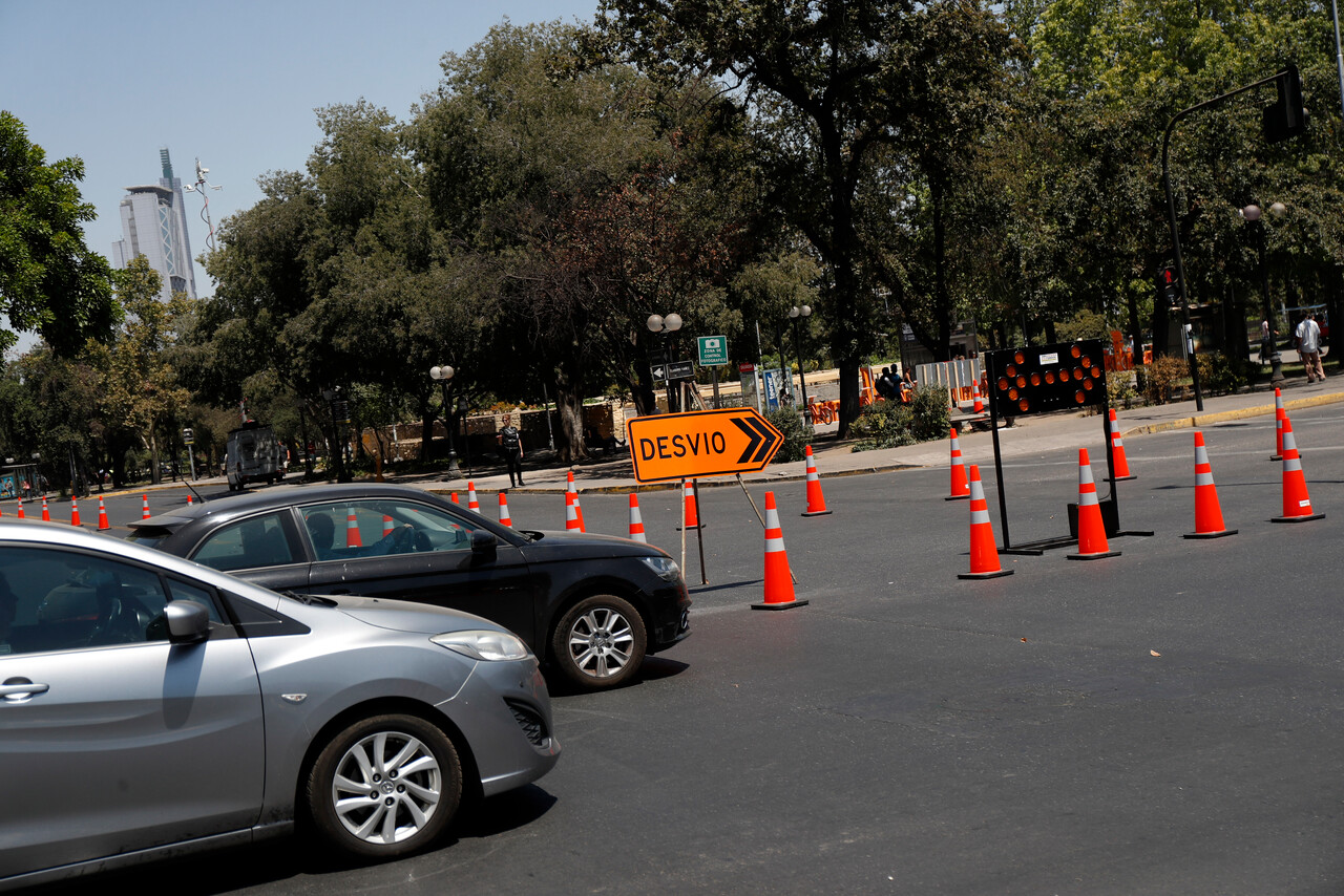 Cortes de tránsito por Te Deum Ecuménico: Alameda e importantes calles del centro de Santiago con prohibición de circular