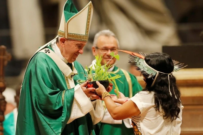 Cuando la iglesia se vuelve verde: Los obispos y sacerdotes que luchan contra la destrucción de la naturaleza en América Latina