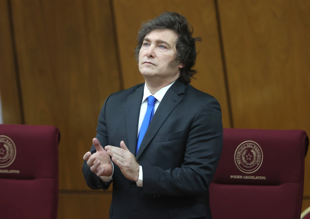 Economía de la Argentina de Milei sigue sufriendo: Presión cambiaria no cede y el dólar alcanza nuevo récord