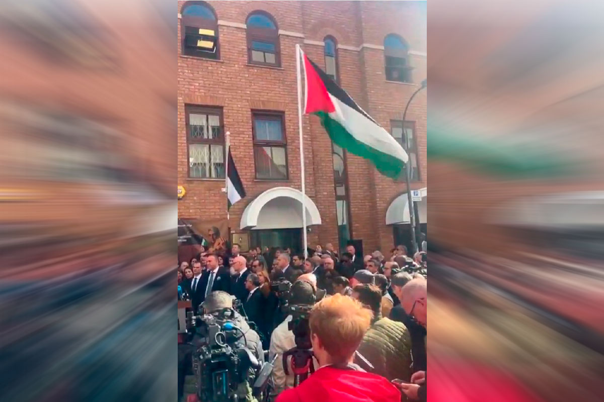 VIDEO| Bandera de Palestina es izada en acto de Londres tras el reconocimiento del Reino Unido