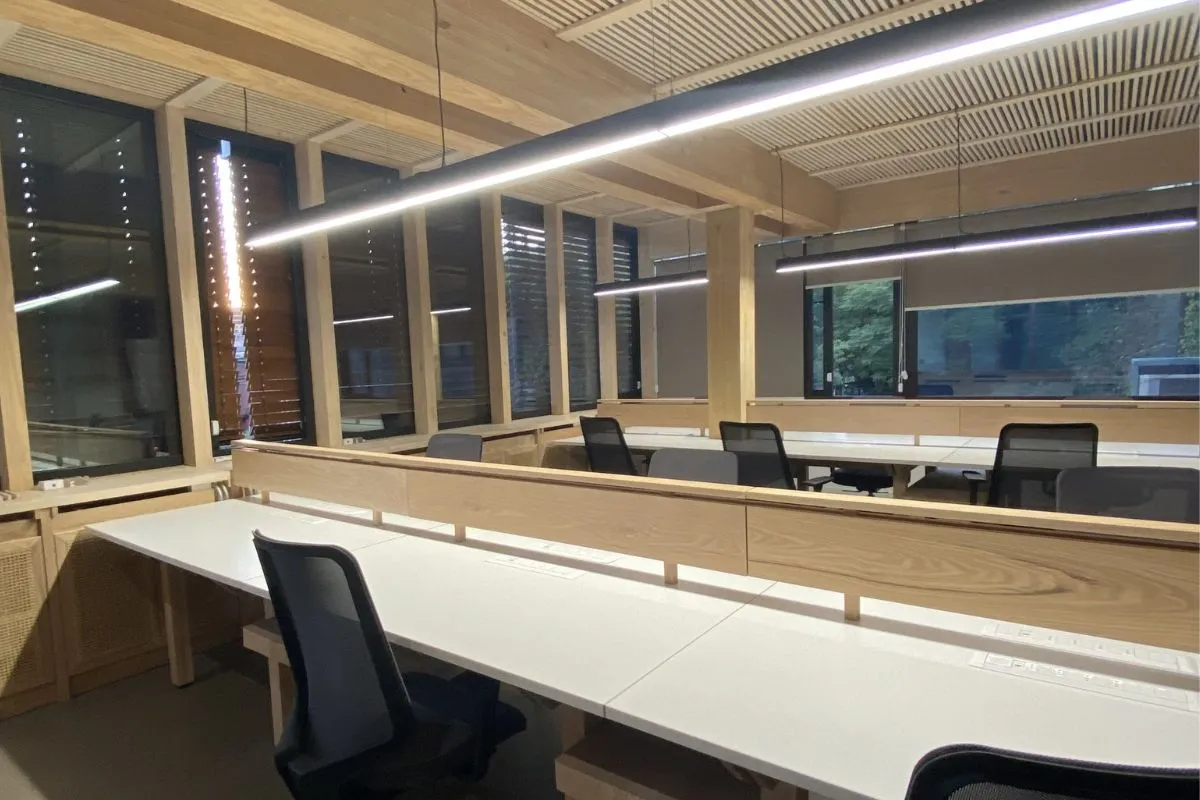 Interior del edificio Burgos Net Zero.