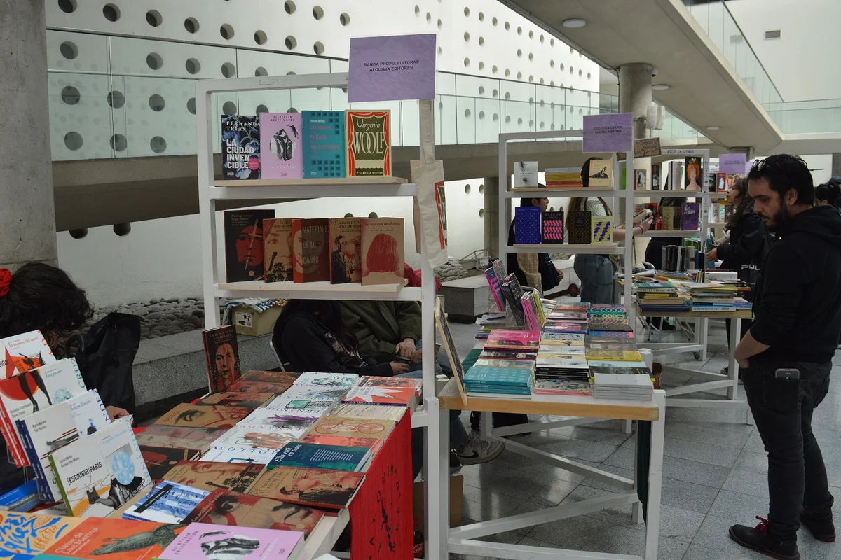 Poesía, música y homenaje a Gabriela Mistral serán parte de la Feria del Libro Feminista 2025 este fin de semana