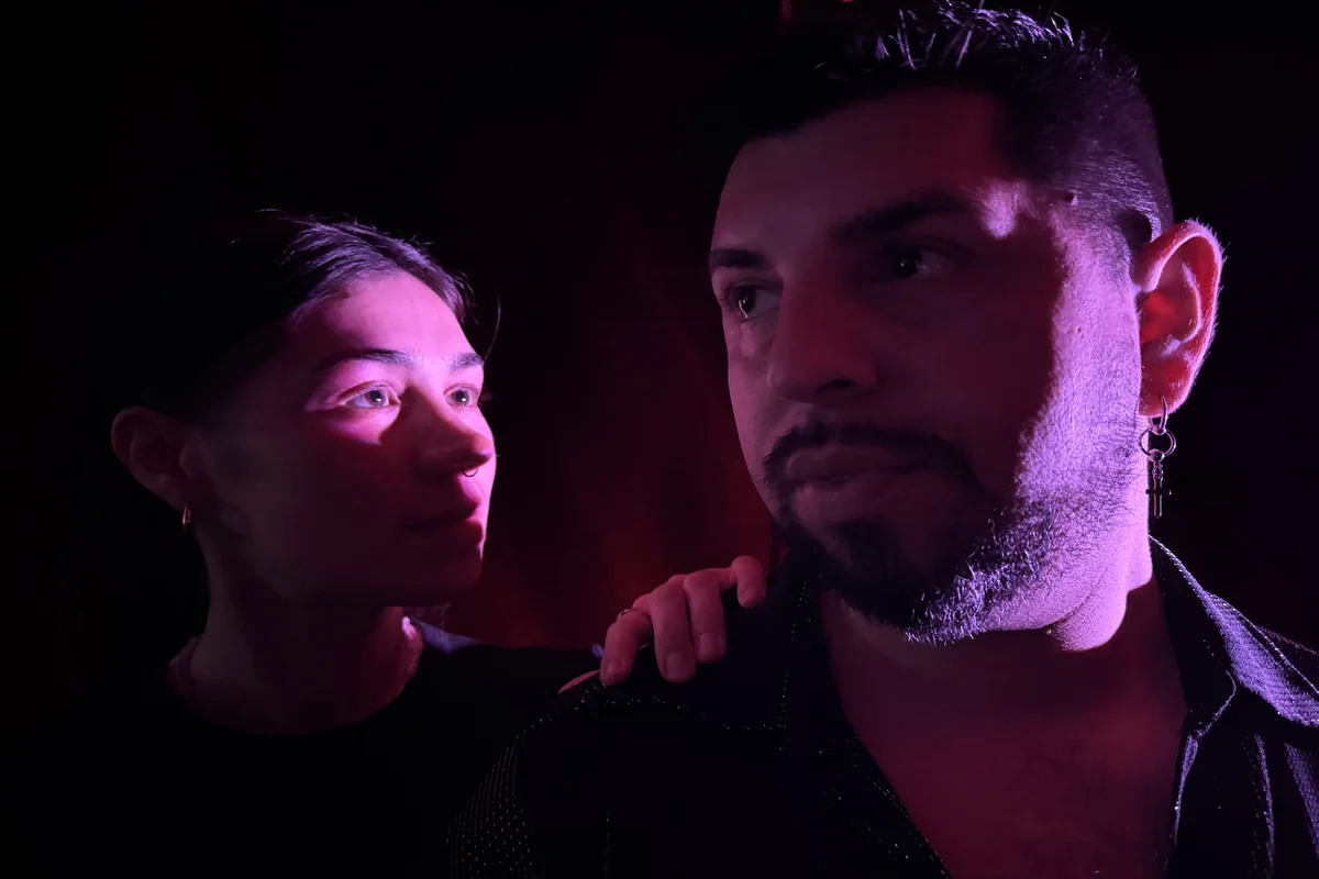 MUTE: La obra gratuita en lengua de señas que aborda vivencias de Dagoberto Huerta, primer bailarín sordo