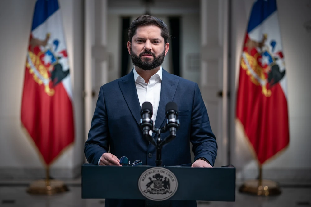 Boric entra de lleno al debate presidencial calificando recorte de 6 mil millones de Kast de 