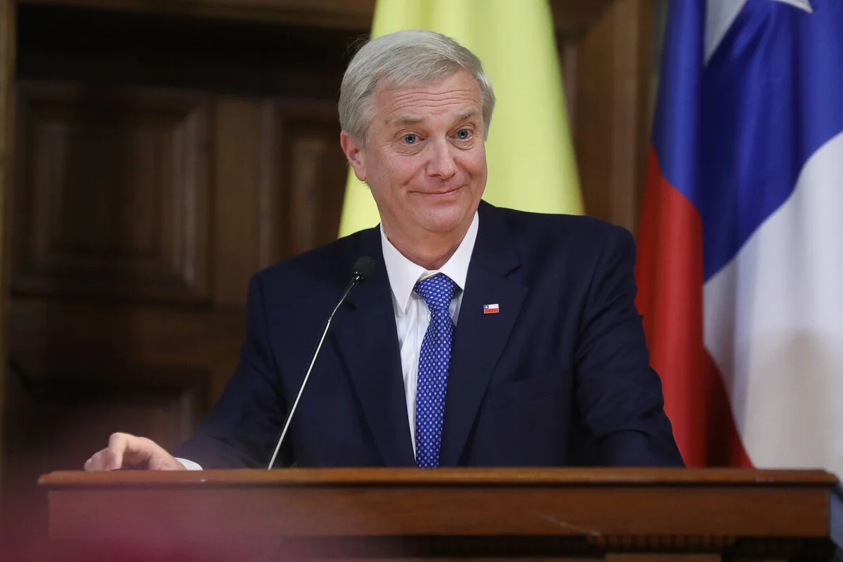 Cuenta vinculada a fake news en X tendría contacto directo con equipo de Kast: Llaman a candidato a 