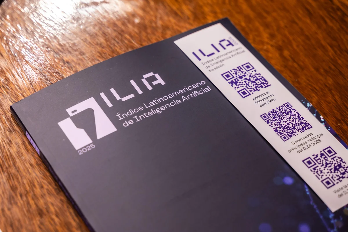 Índice ILIA 2025: Chile primero en talento y políticas de IA, pero rezagado en su adopción industrial