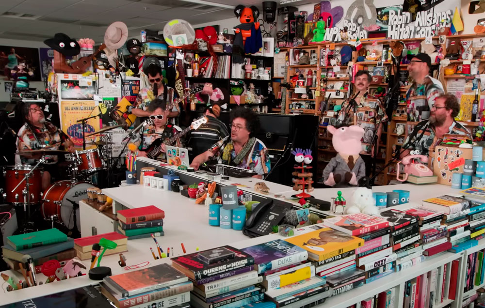 VIDEO| 31 Minutos estrena su esperado show en Tiny Desk con temazos y gran referencia a famosa serie