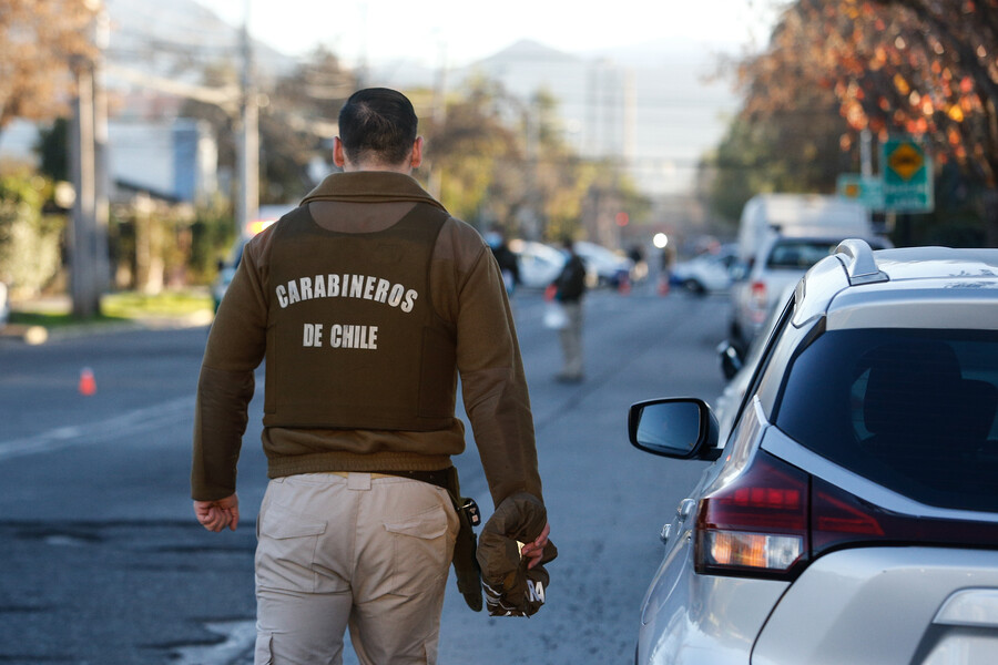 Capitán de Carabineros acusado por 5 delitos de agresión en Estallido Social fue absuelto