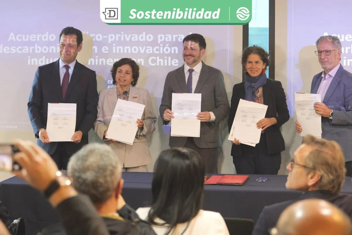 Celebran la descarbonización de la minería en Chile: Ministros de cuatro carteras y sector privado firman acuerdo