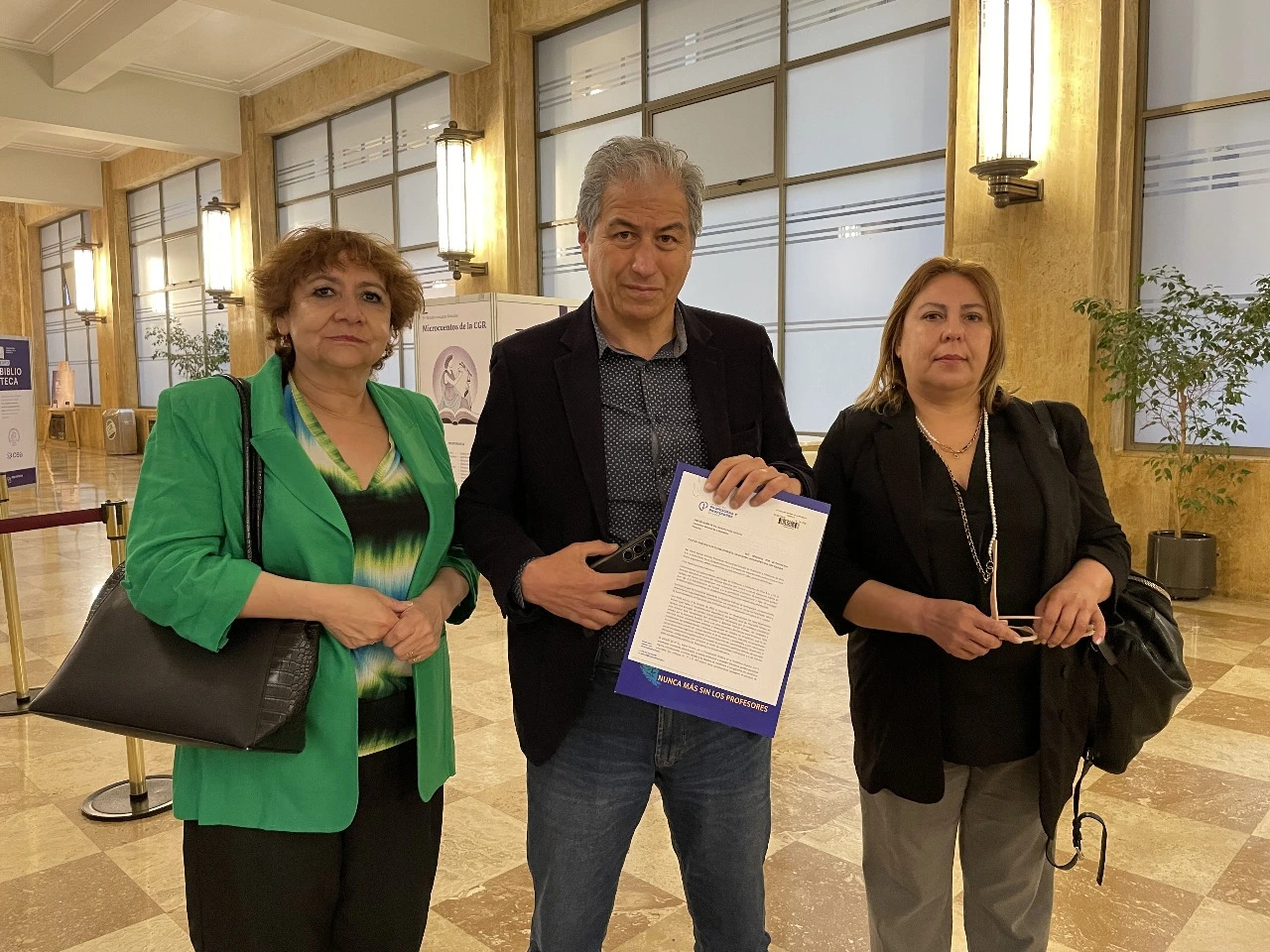Colegio de Profesores denuncia en Contraloría 