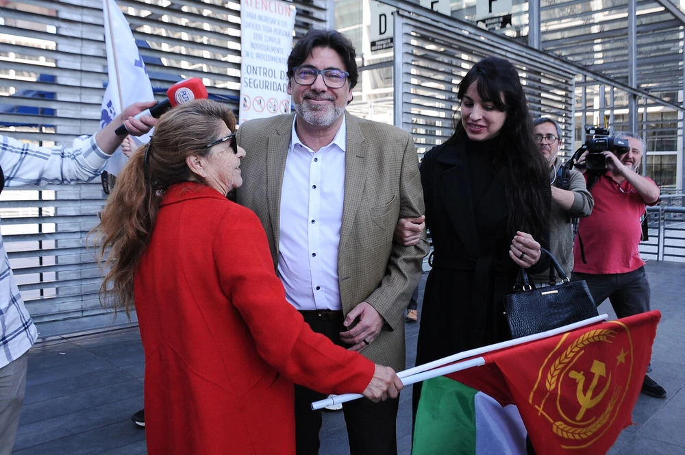 Daniel Jadue logra que tribunal acceda a reabrir causa contra por nueva diligencia vinculada a celular de Luis Hermosilla