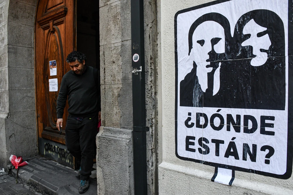 Nunca es tarde: Chile ofrece disculpas en Londres a familia de Leopoldo García, torturado por la dictadura