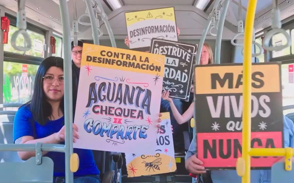 VIDEO| “Están vendiendo humo en todas partes”: La pegajosa campaña del gobierno contra las fake news