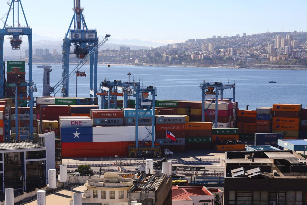 FMI eleva cinco décimas su pronóstico de crecimiento de Chile en 2025: Llegará hasta el 2,5%