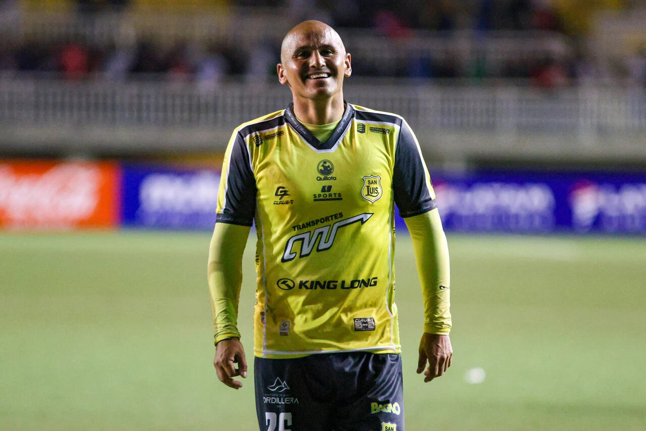 Adiós a un grande entre los grandes: Humberto “Chupete” Suazo anuncia su retiro del fútbol a los 44 años