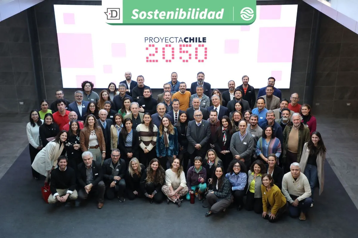 Más de 2.000 expertos: Proyecta Chile 2050 entrega a candidatos presidenciales propuestas transversales para el futuro