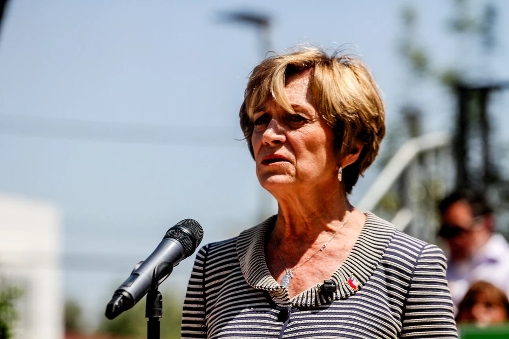 “Yo por lo menos no soy médium”: Evelyn Matthei responde con ironía dichos de Ruth Hurtado sobre Jaime Guzmán