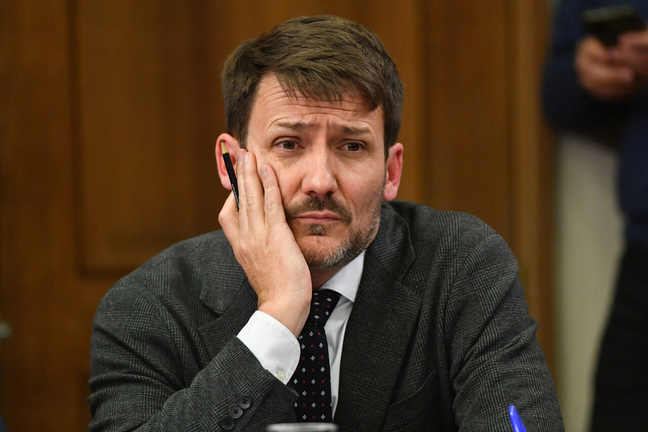 Presidente Boric acepta la renuncia de ministro Diego Pardow tras error de cálculo en cuentas de la luz