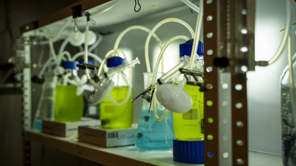 Recuperación sostenible de agua para reúso mediante sistemas biológicos: La innovación a través de consorcios de microalgas y bacterias