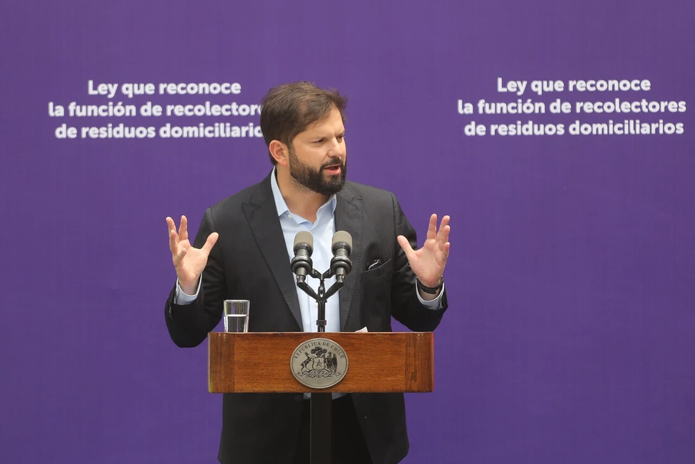 El mensaje del comando de Jeannette Jara a presidente Boric para evitar frases sobre Kast: “Que se dedique a gobernar”