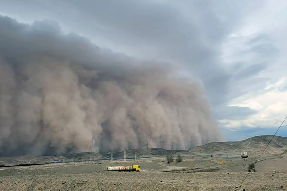 MeteoChile pronostica viento de más de 80 km/h y tormentas de arena para tres regiones del país