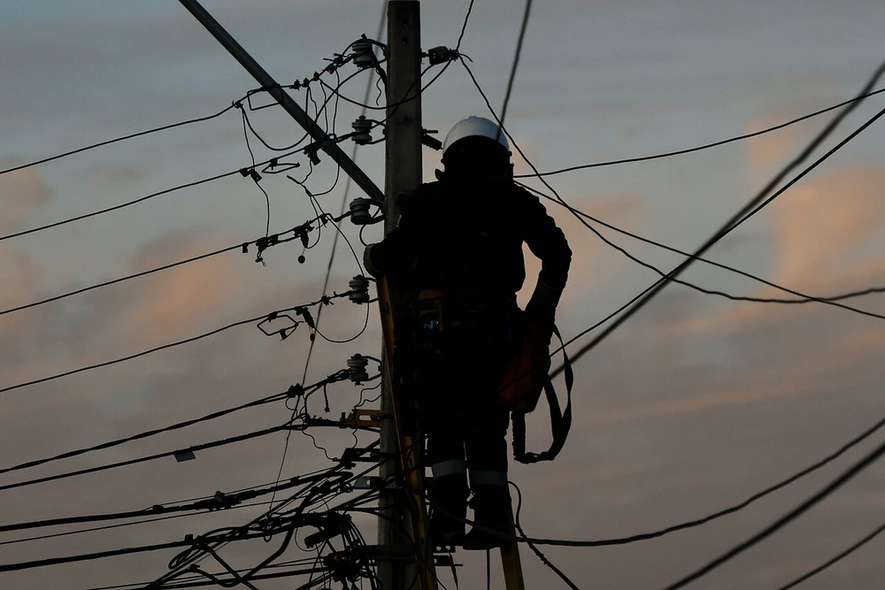 Cortes de luz en Santiago este viernes 24 de octubre: Las 7 comunas afectadas tras aviso de Enel