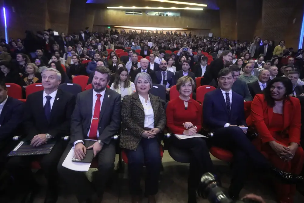 Encuesta Feedback posiciona a Matthei en cuarto lugar tras Kaiser mientras Jara sigue liderando carrera presidencial