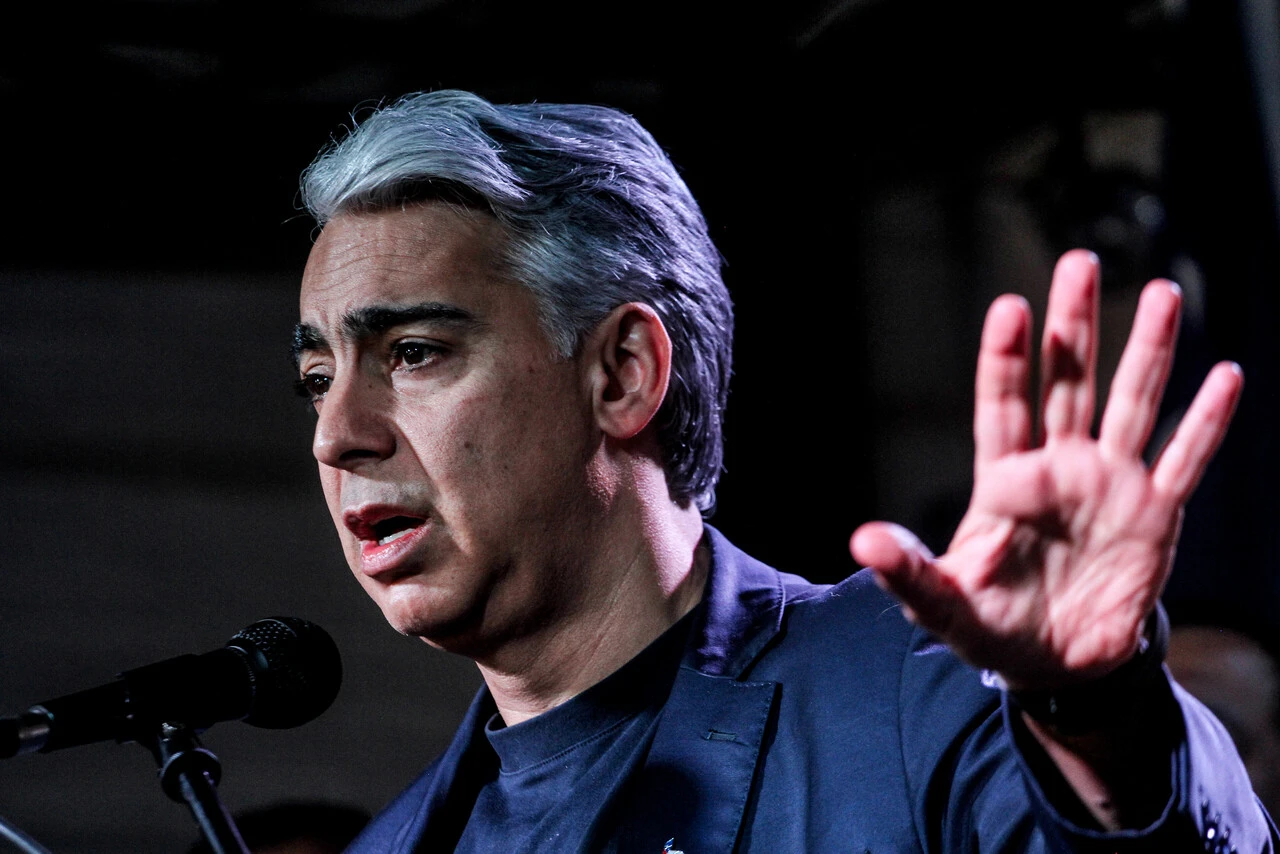 “Hacen vieja política, se esconden”: ME-O critica silencio de candidatos tras ser absuelto en Caso SQM